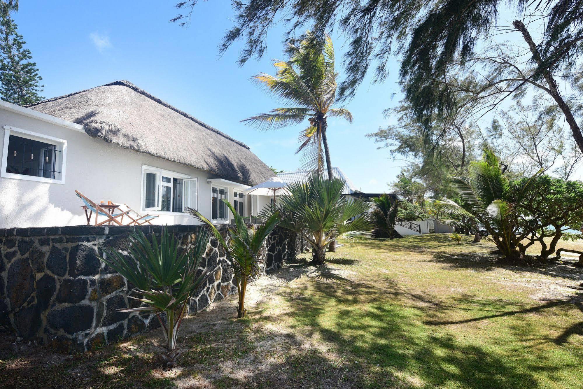 Veloutier Blanc Beachfront Villa By Staymauritius Buitenkant foto