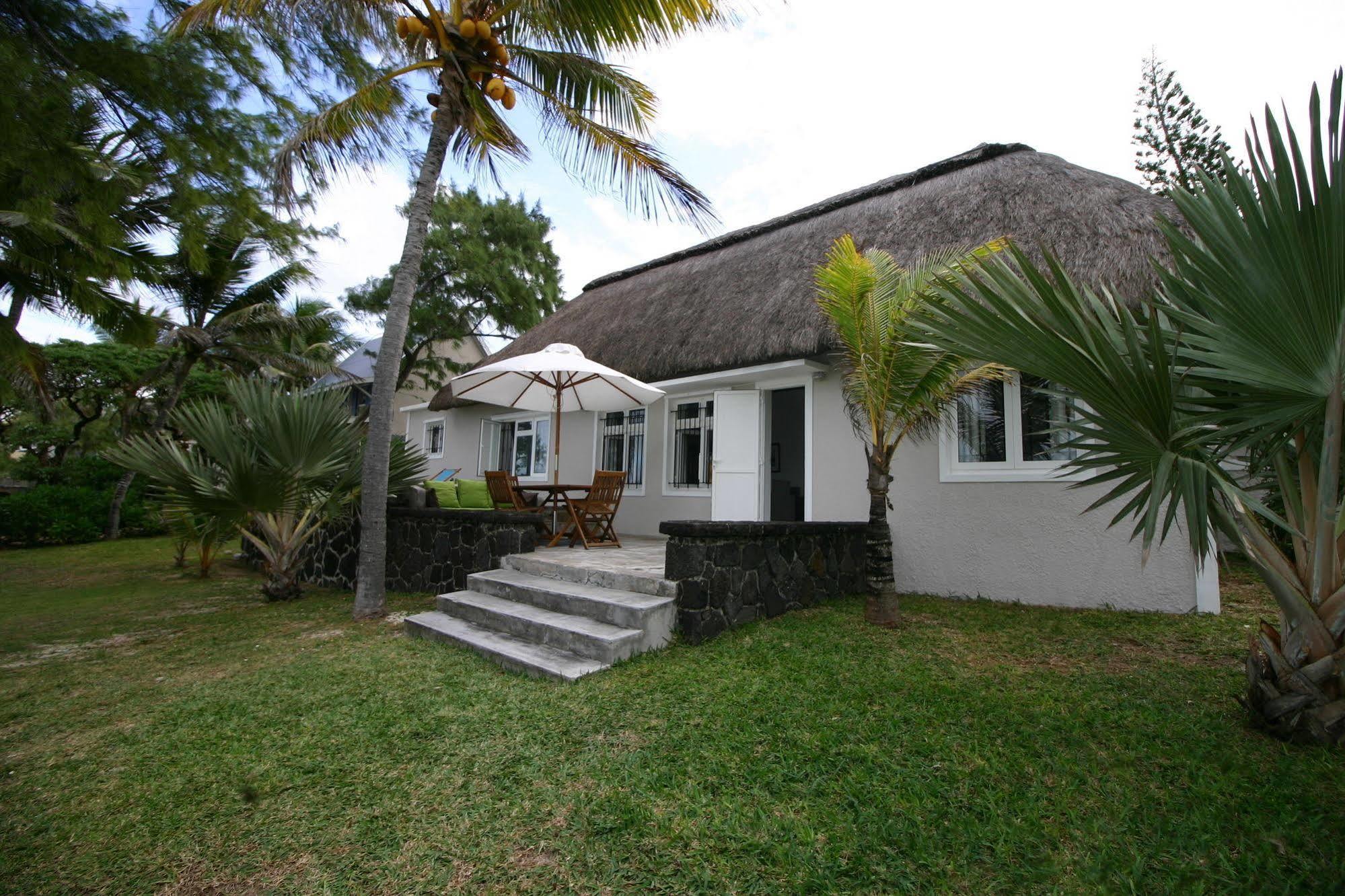 Veloutier Blanc Beachfront Villa By Staymauritius Buitenkant foto