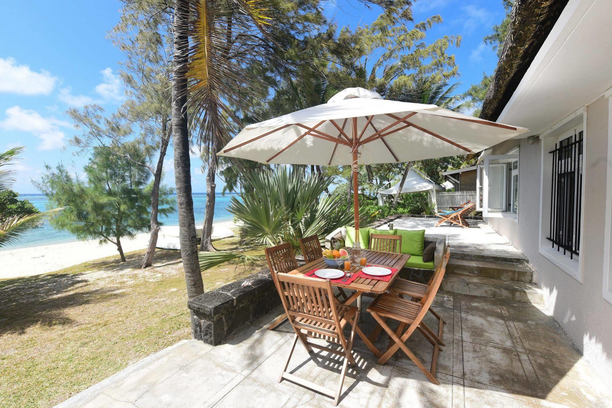 Veloutier Blanc Beachfront Villa By Staymauritius Buitenkant foto