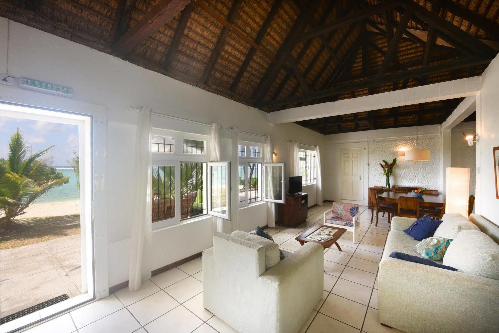 Veloutier Blanc Beachfront Villa By Staymauritius Buitenkant foto