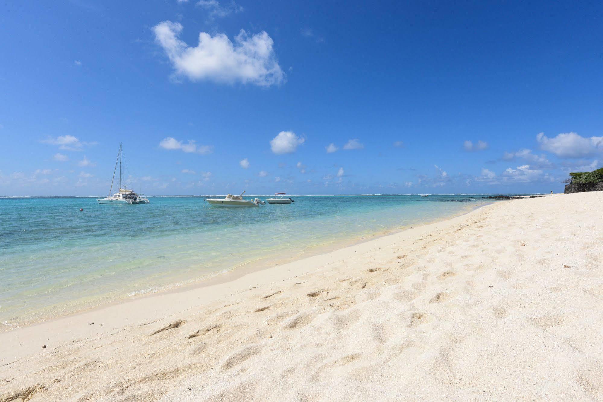 Veloutier Blanc Beachfront Villa By Staymauritius Buitenkant foto