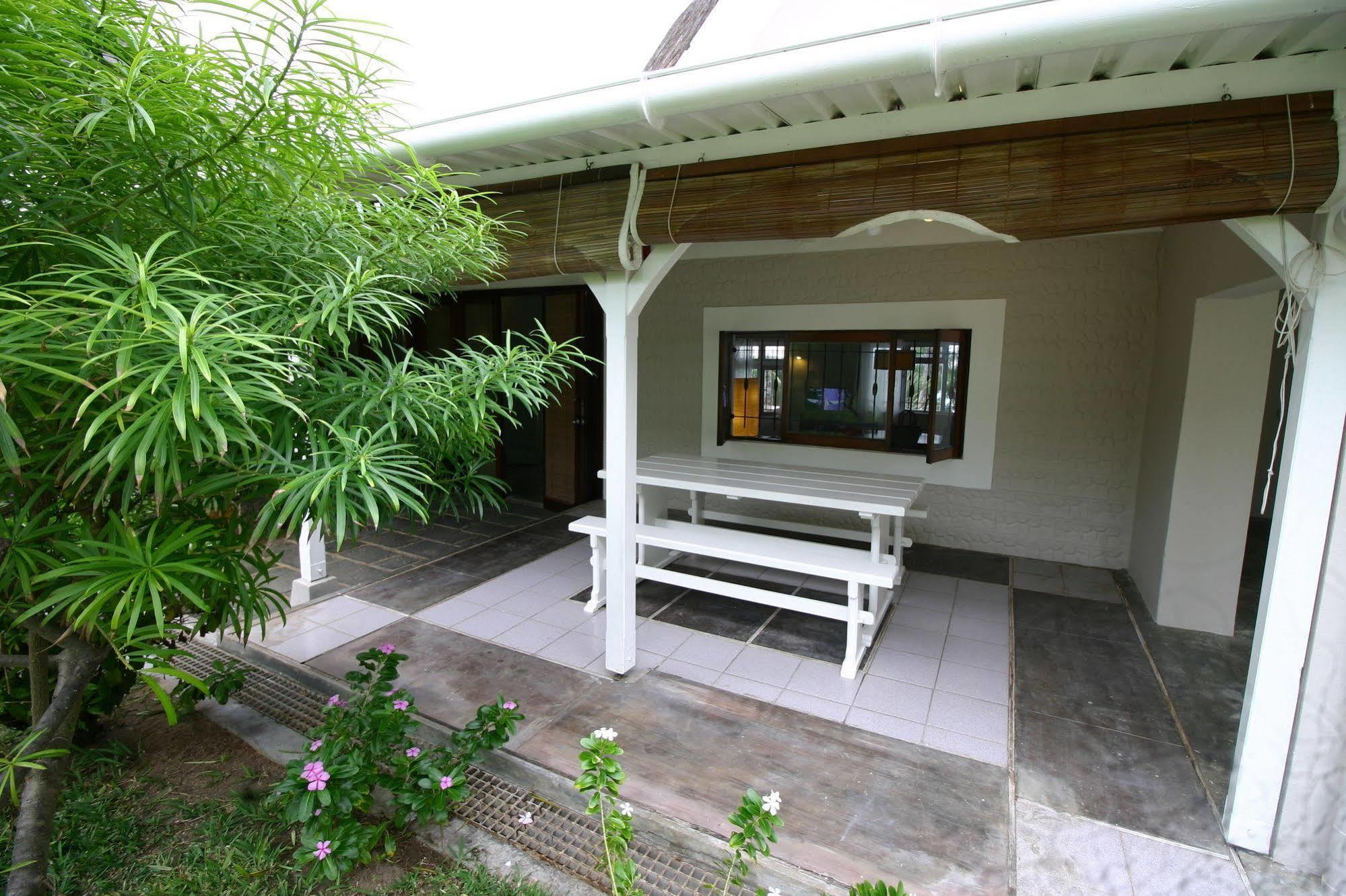 Veloutier Blanc Beachfront Villa By Staymauritius Buitenkant foto